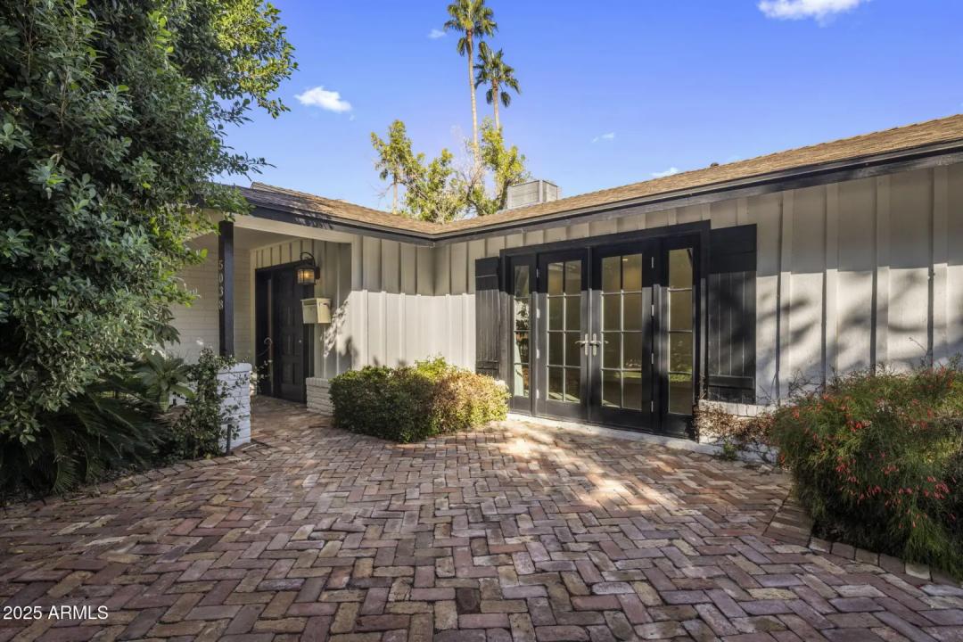 Real Estate Picture 4