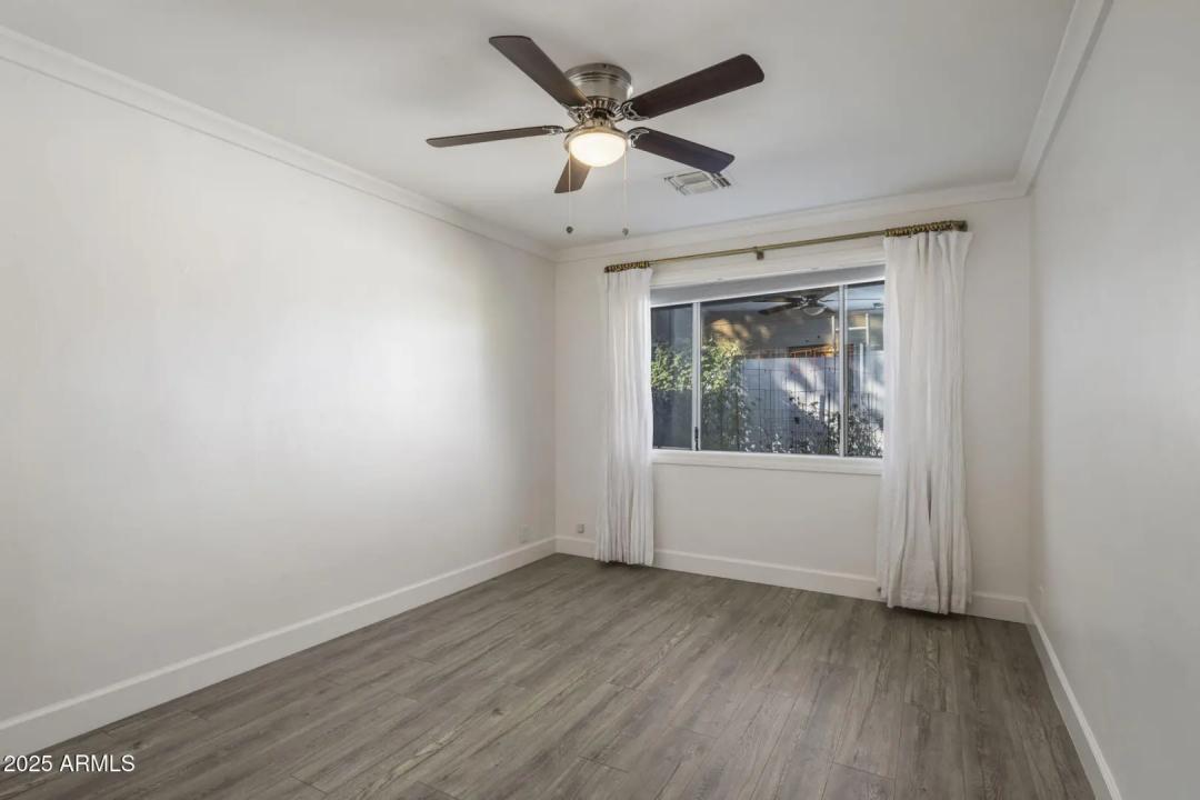 Real Estate Picture 16