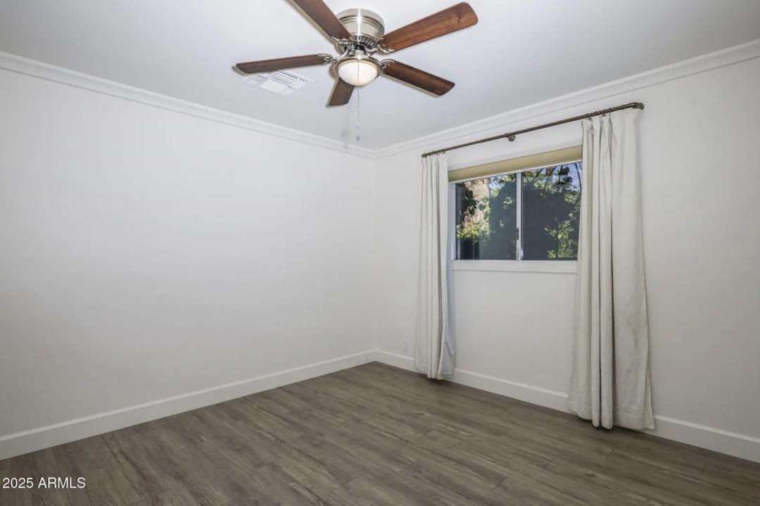 Real Estate Picture 18