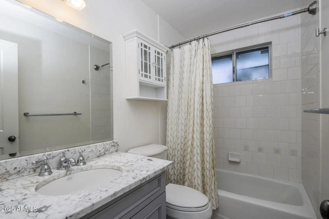 Real Estate Picture 17