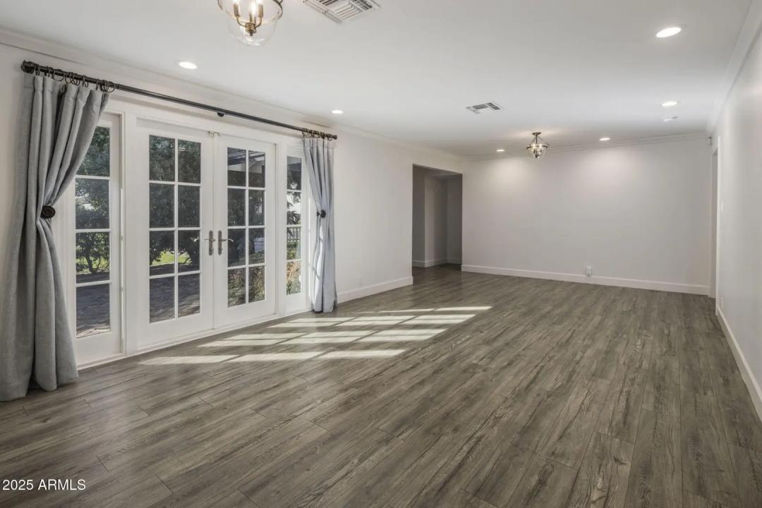 Real Estate Picture 6