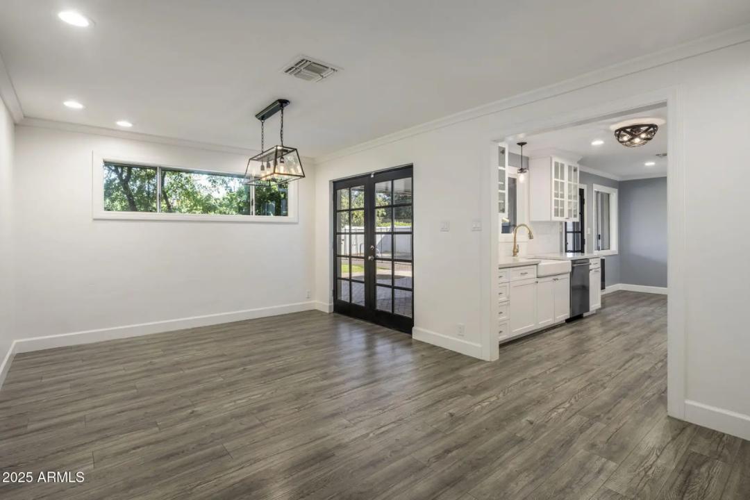 Real Estate Picture 9