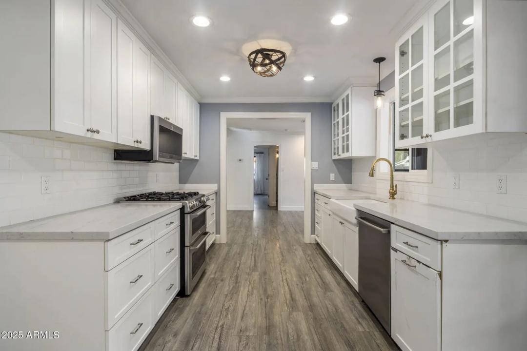 Real Estate Picture 10