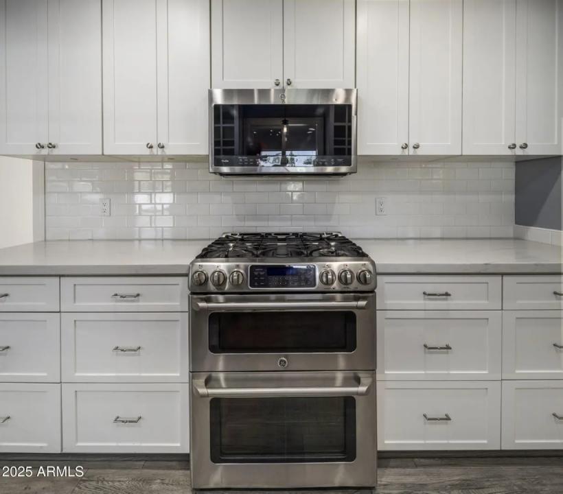 Real Estate Picture 12