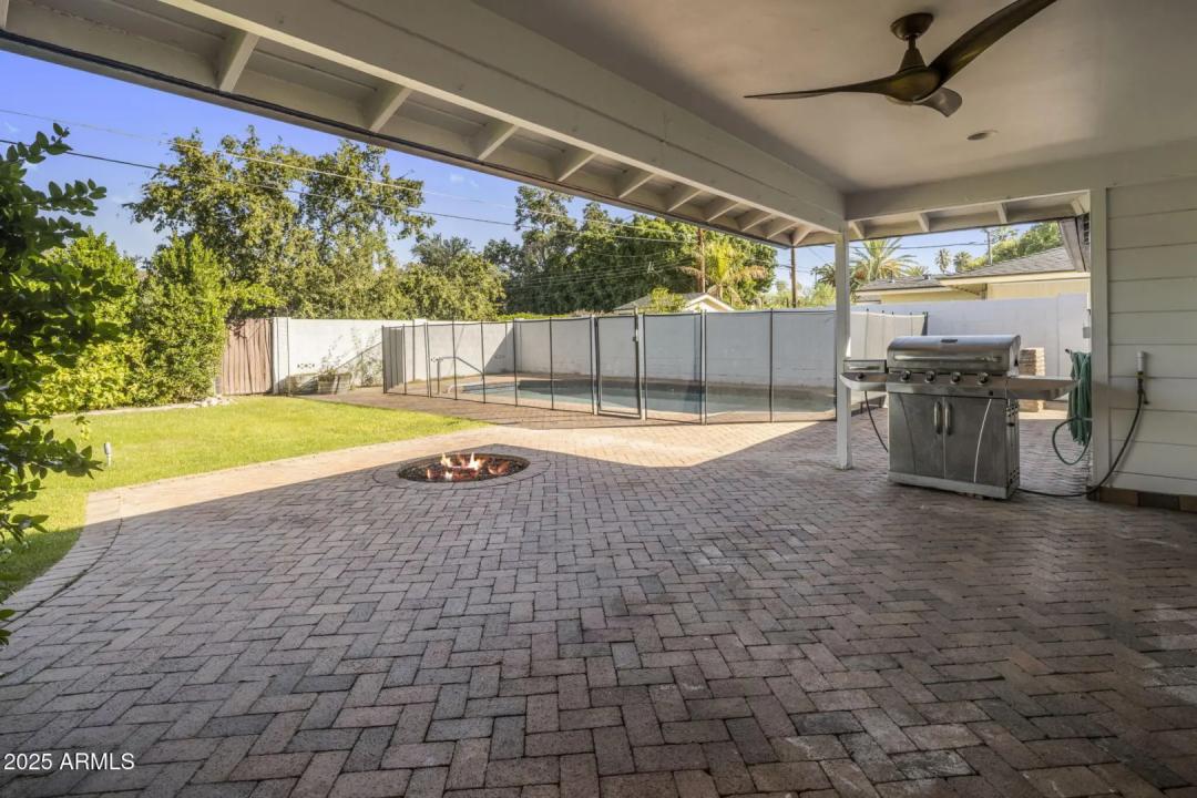 Real Estate Picture 20