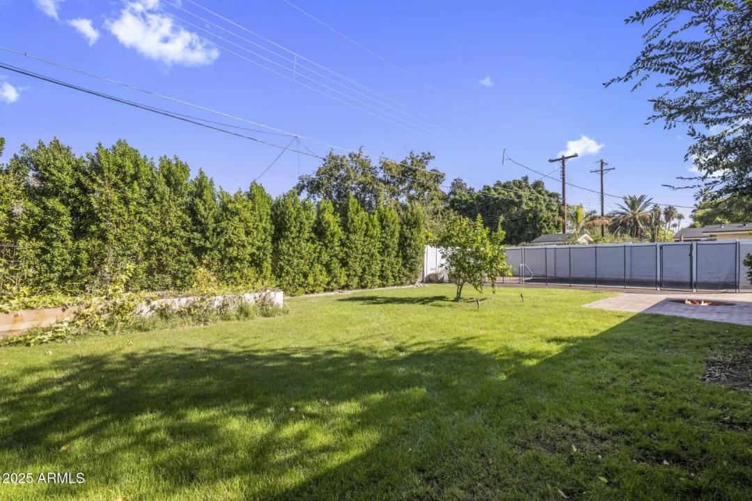 Real Estate Picture 25