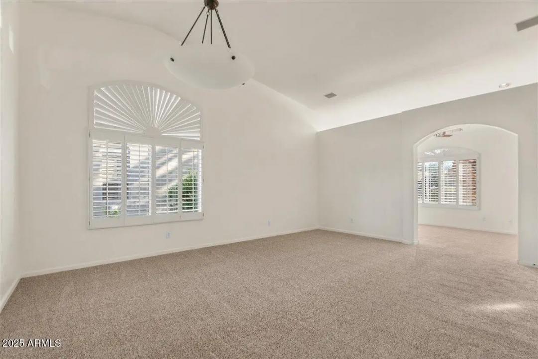 Real Estate Picture 12