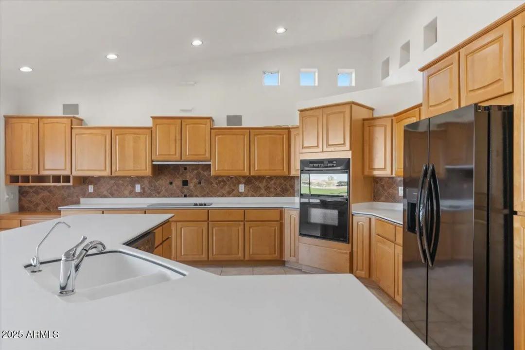 Real Estate Picture 28
