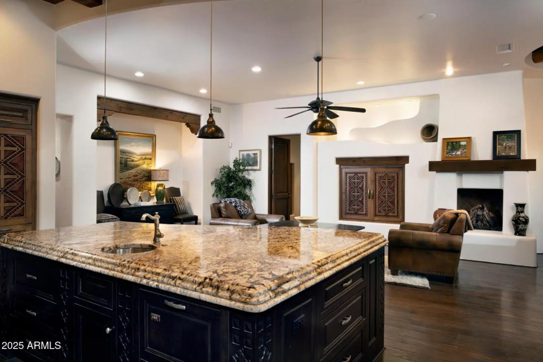 Real Estate Picture 3