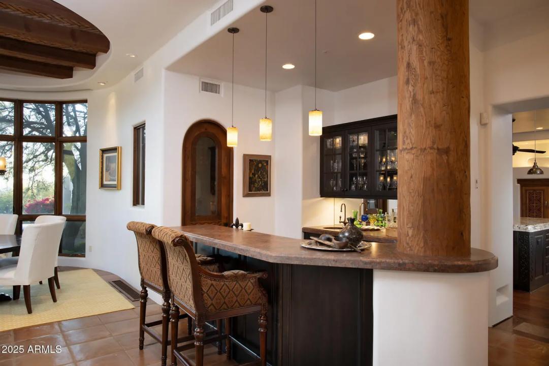 Real Estate Picture 7