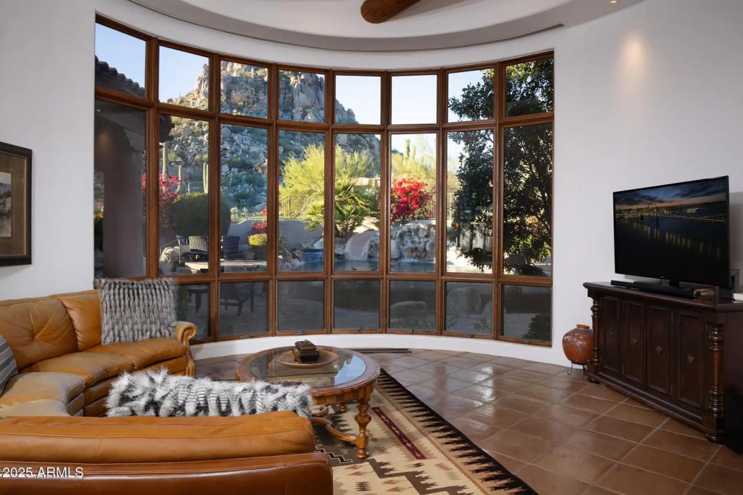 Real Estate Picture 5