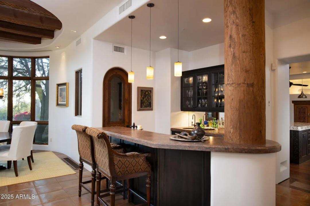 Real Estate Picture 8