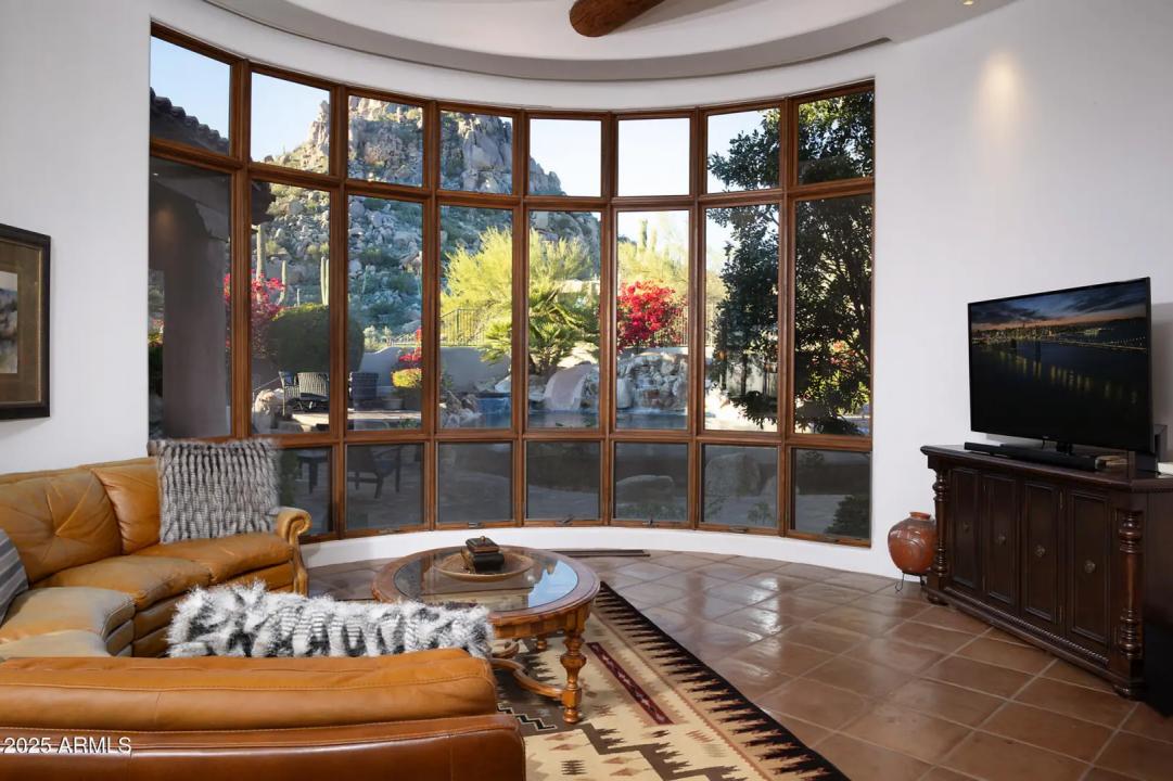 Real Estate Picture 5