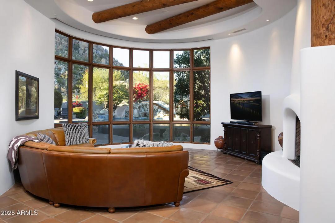 Real Estate Picture 6