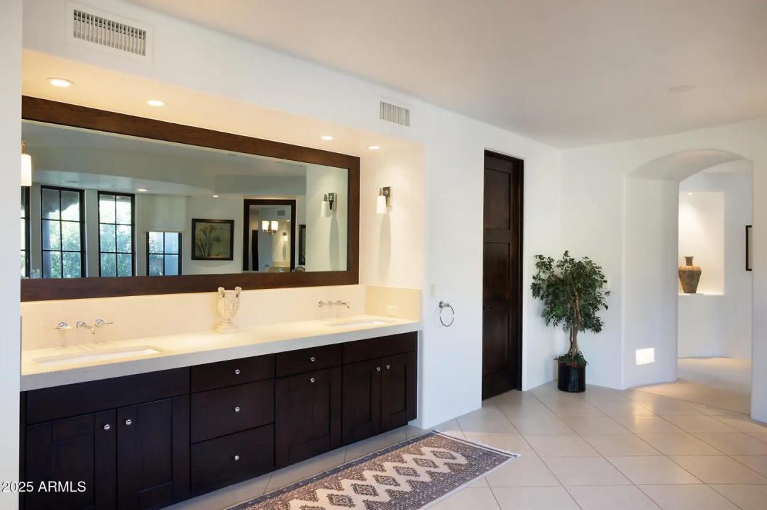 Real Estate Picture 26