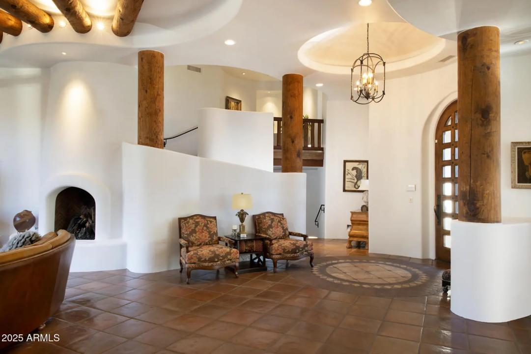 Real Estate Picture 4