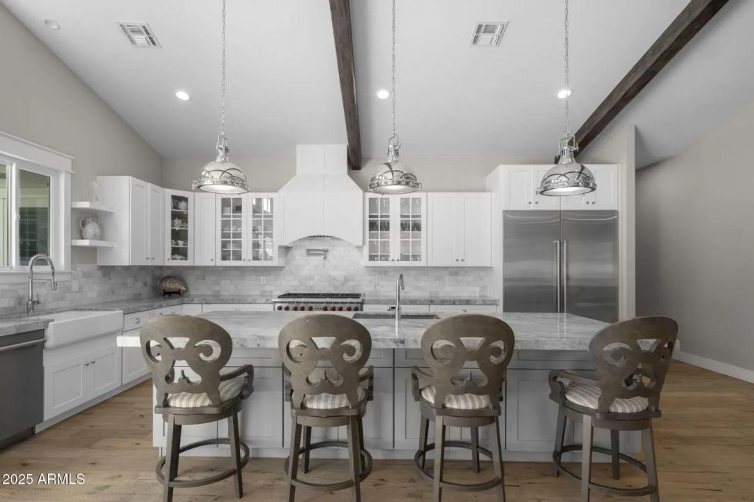 4933 E WHITTON Avenue Phoenix AZ 85018