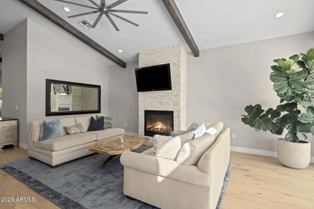 Real Estate Picture 3