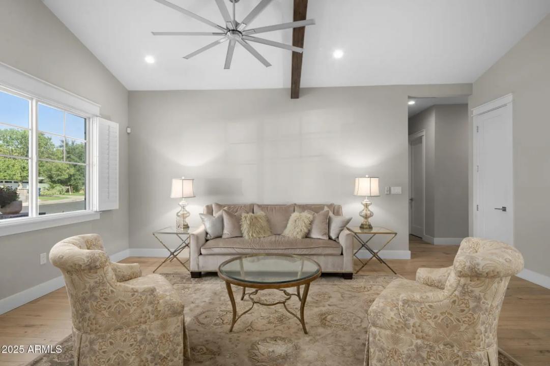 Real Estate Picture 5