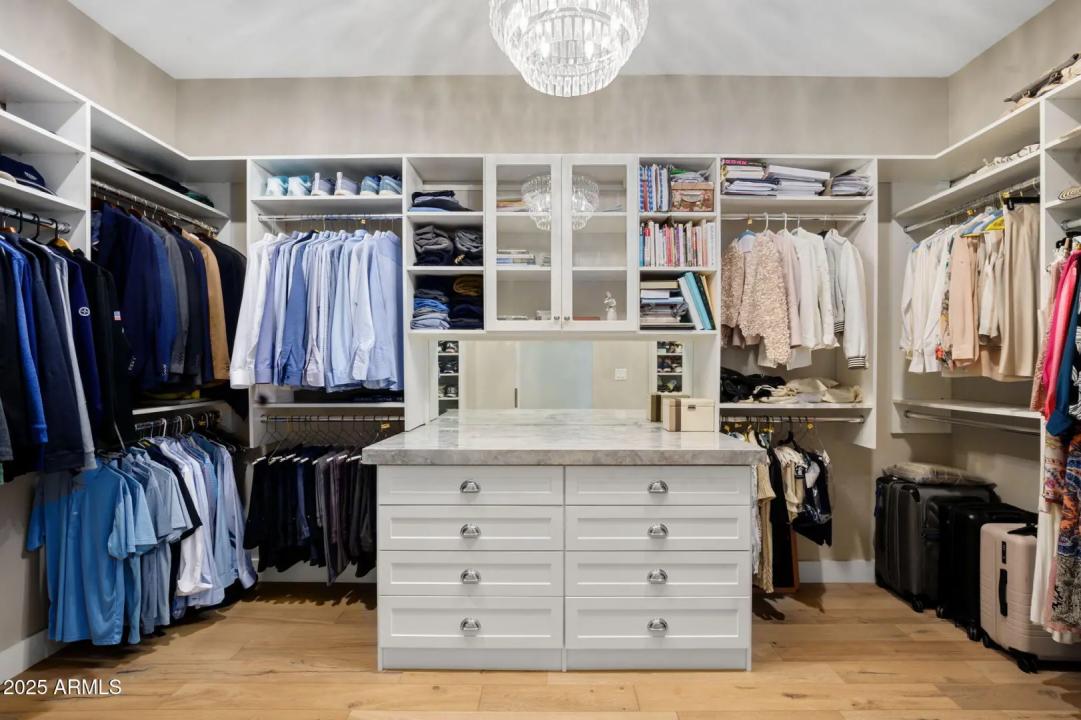 Real Estate Picture 11