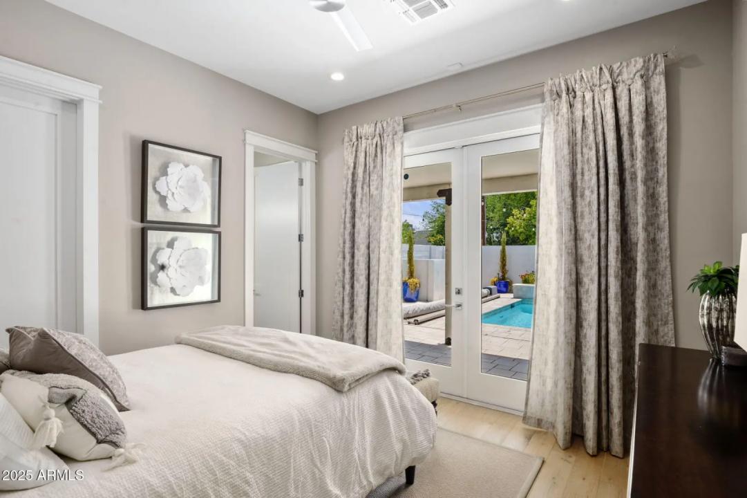 Real Estate Picture 12