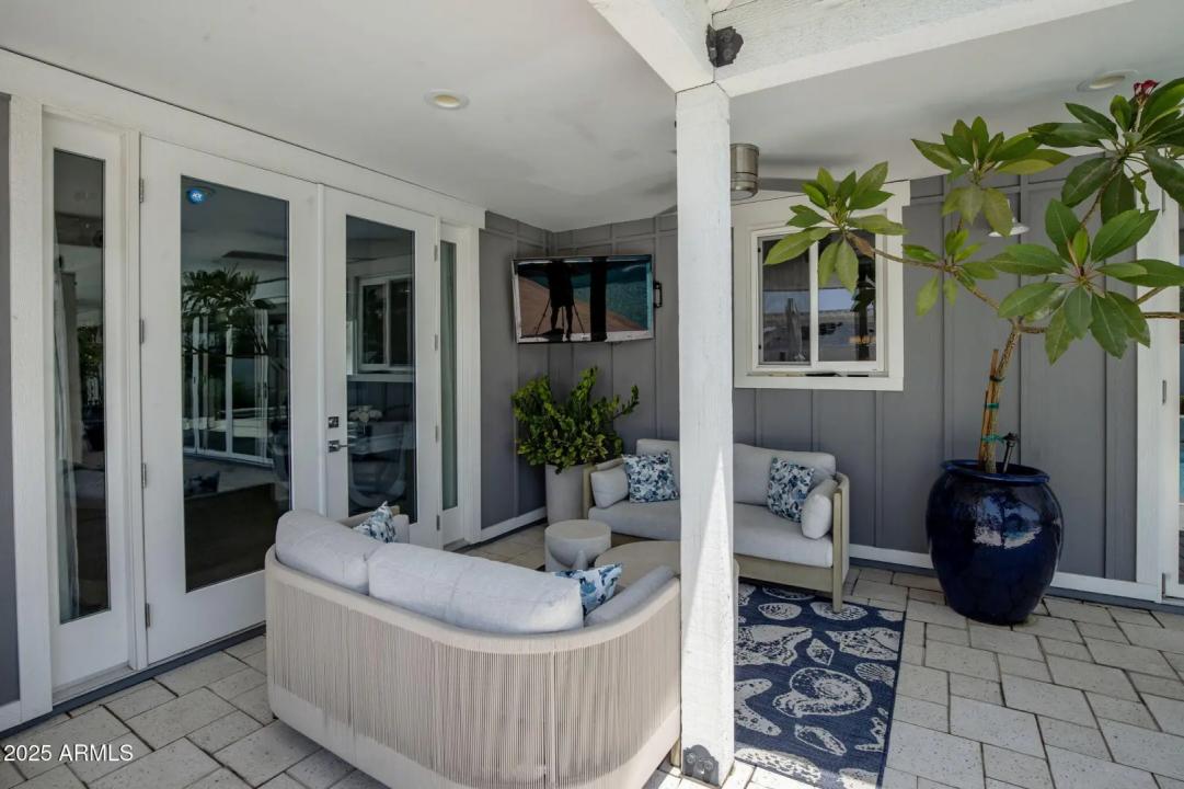 Real Estate Picture 14