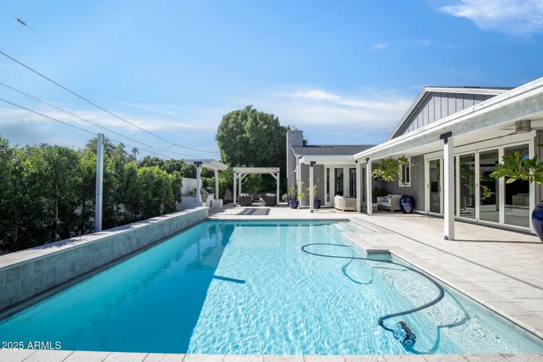 Real Estate Picture 16