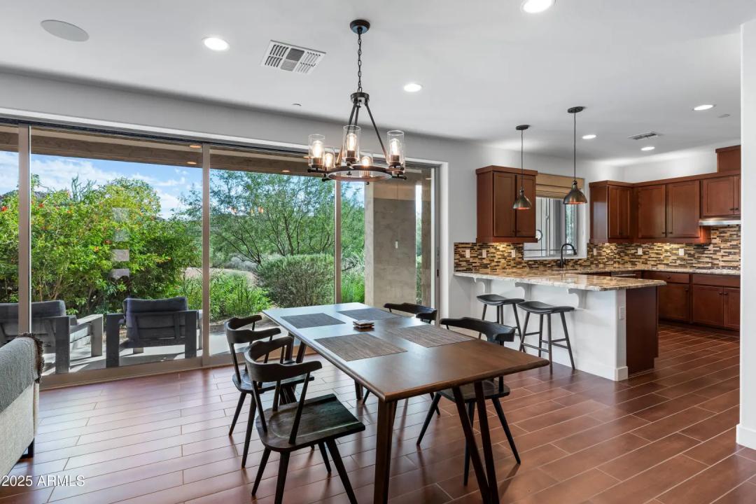 Real Estate Picture 5