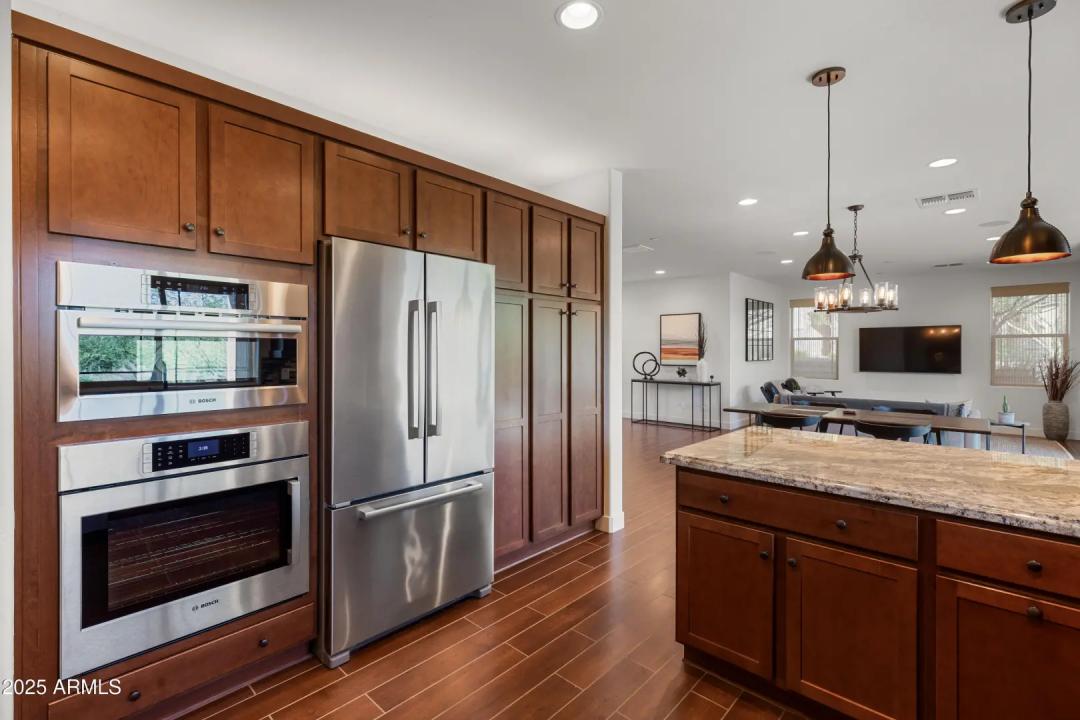 Real Estate Picture 8