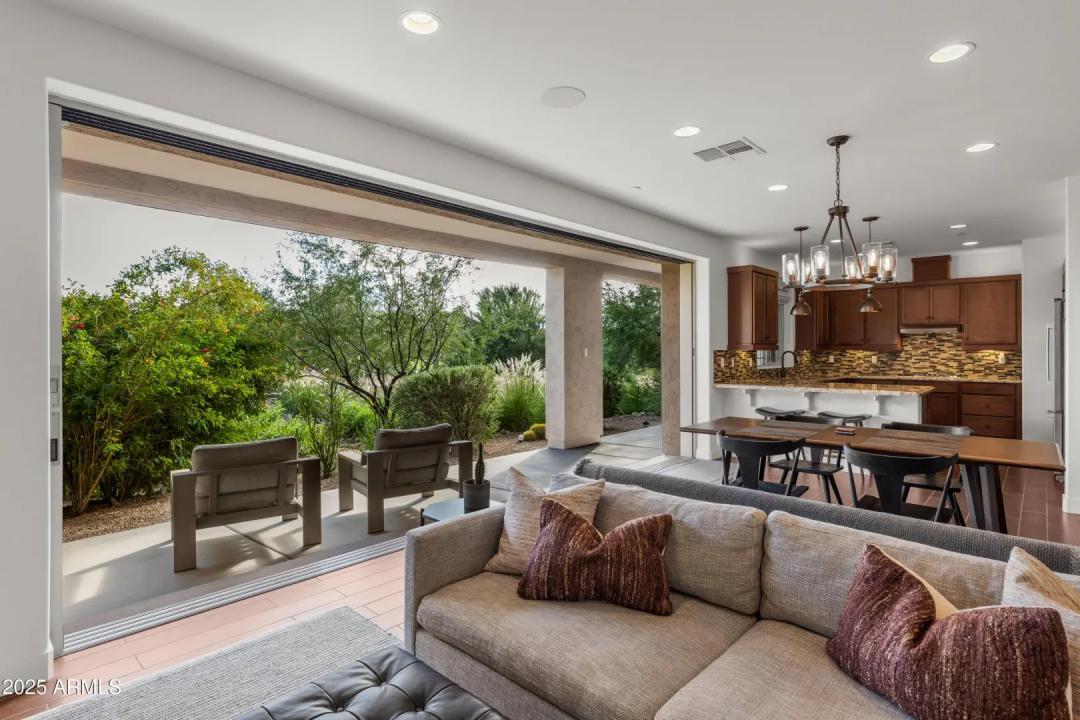 Real Estate Picture 11