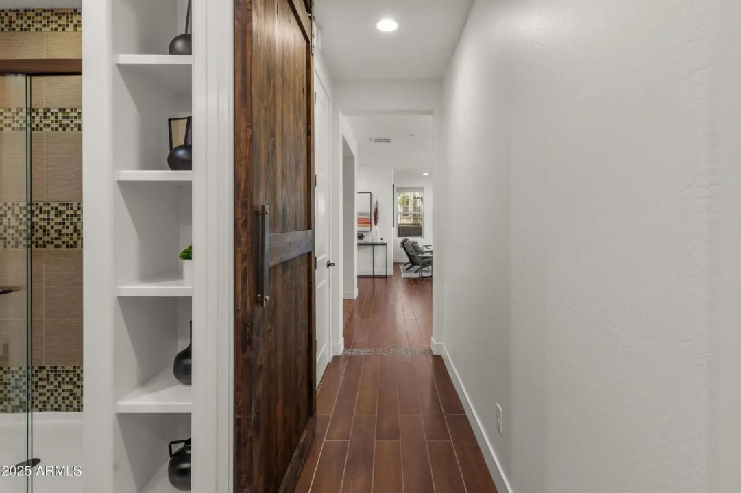 Real Estate Picture 12