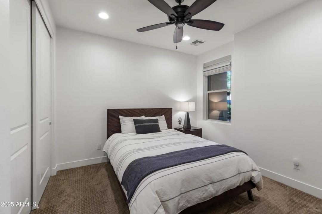 Real Estate Picture 18