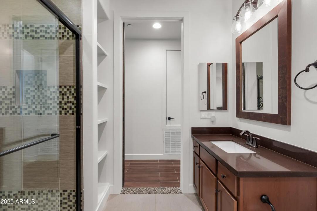 Real Estate Picture 20