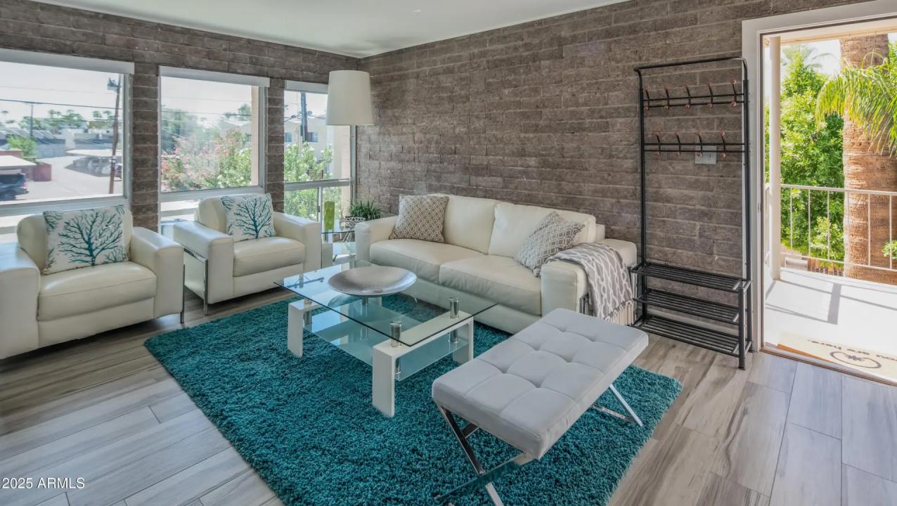 Real Estate Picture 3