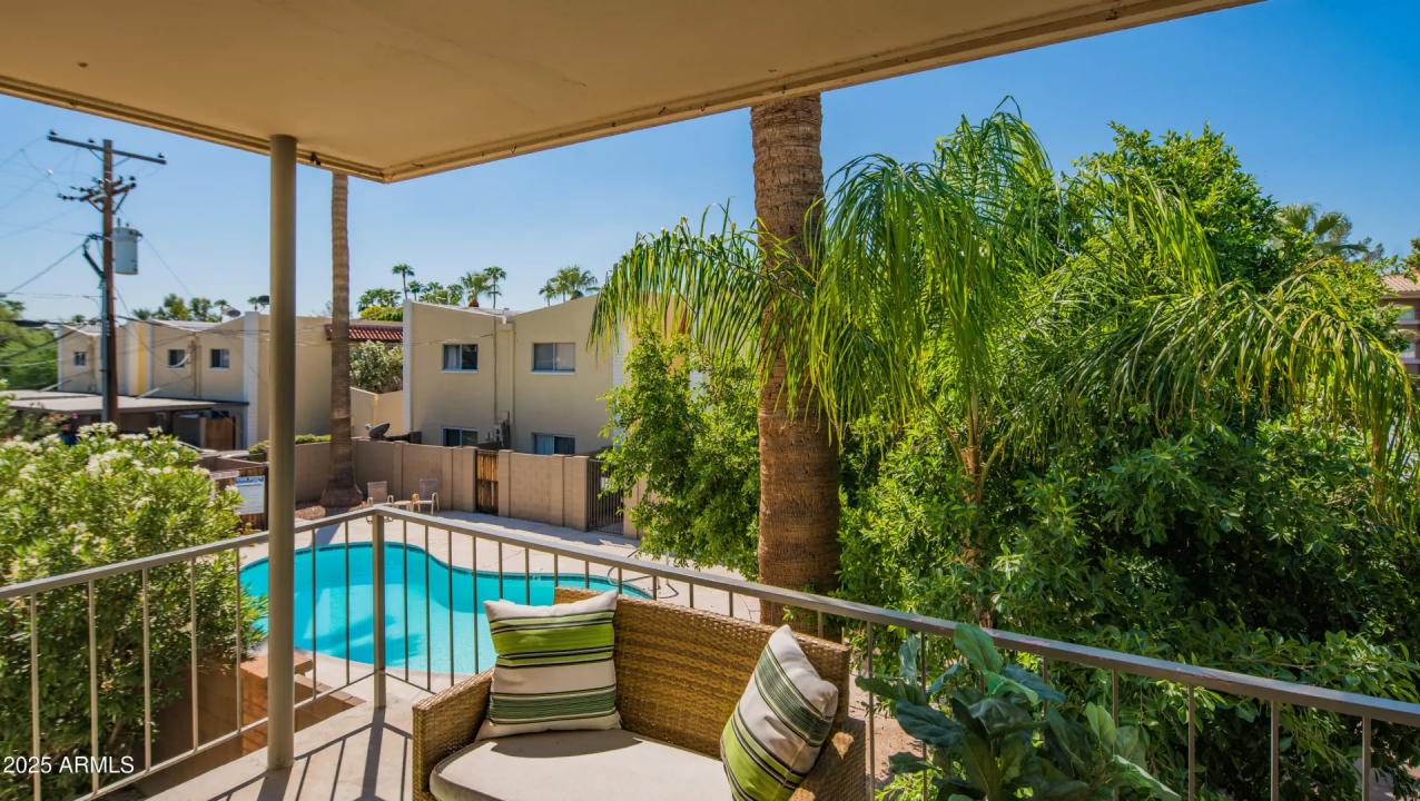 Real Estate Picture 16