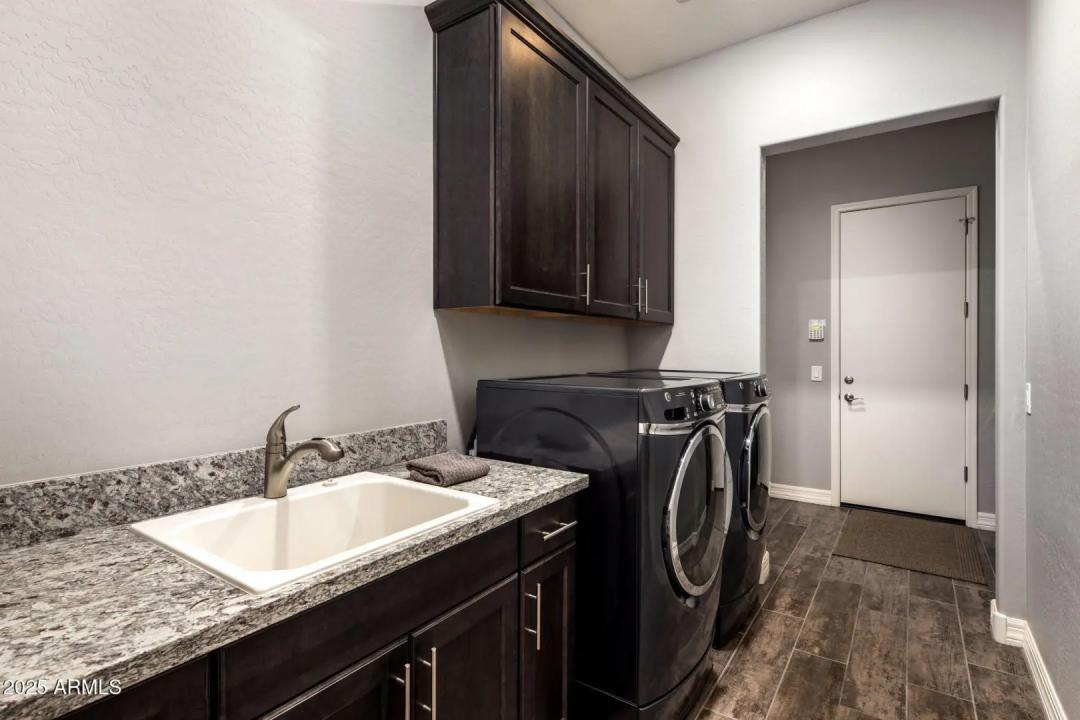 Real Estate Picture 22