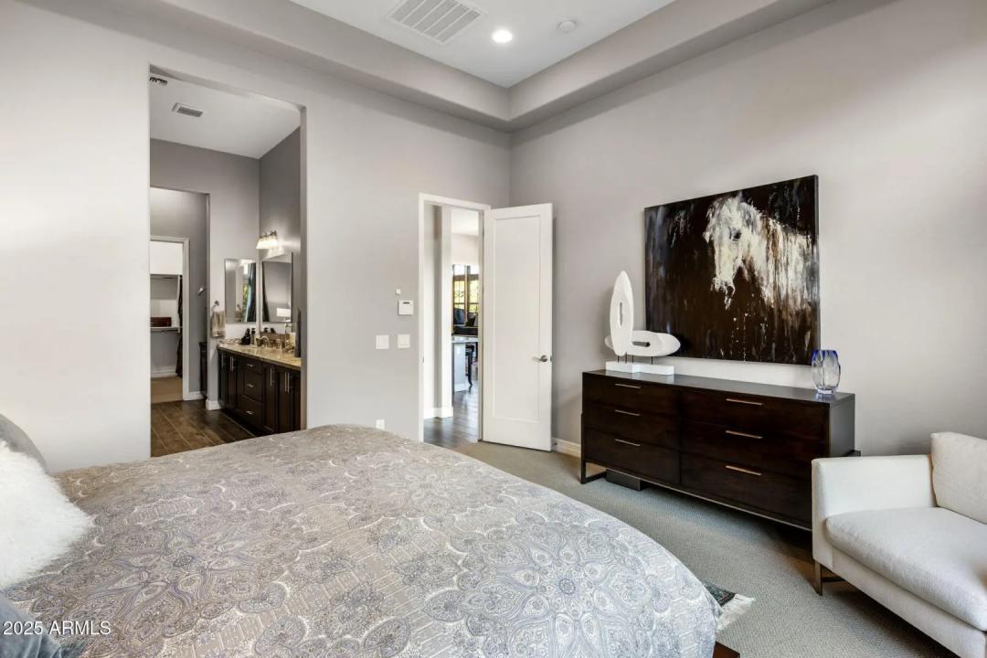 Real Estate Picture 12