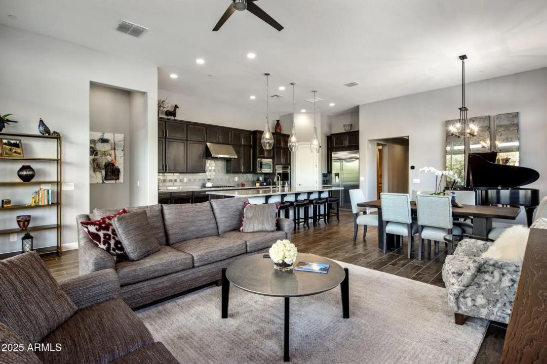 Real Estate Picture 5