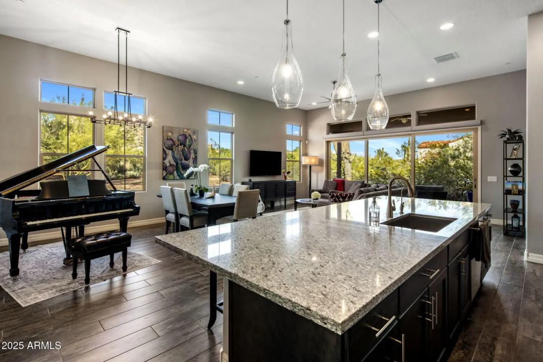 Real Estate Picture 2