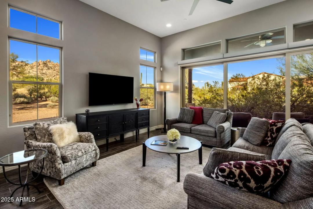 Real Estate Picture 8