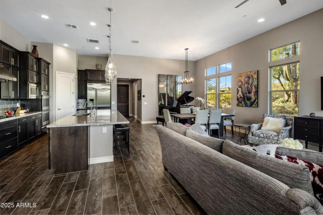 Real Estate Picture 9