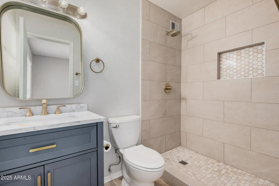 Real Estate Picture 15