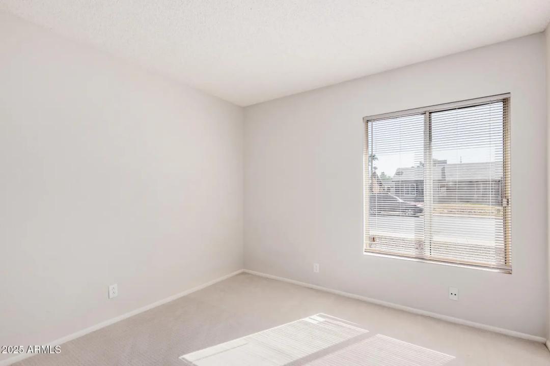 Real Estate Picture 17