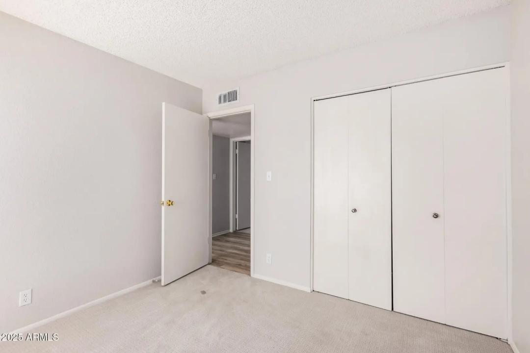 Real Estate Picture 18