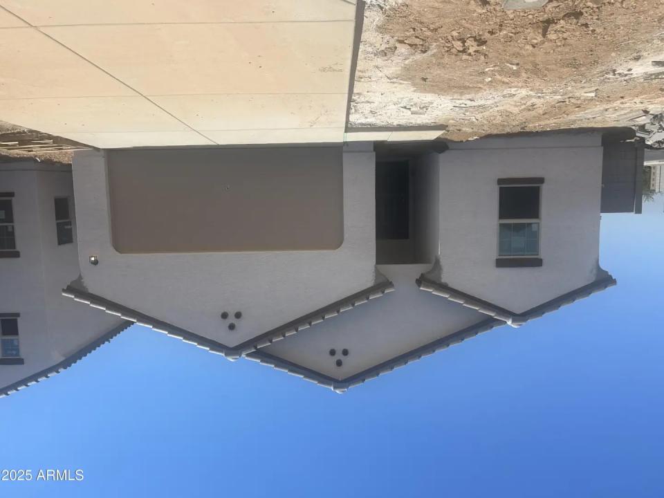 Real Estate Picture 11