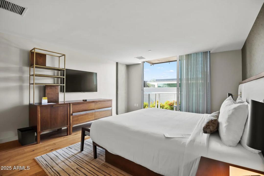 Real Estate Picture 38