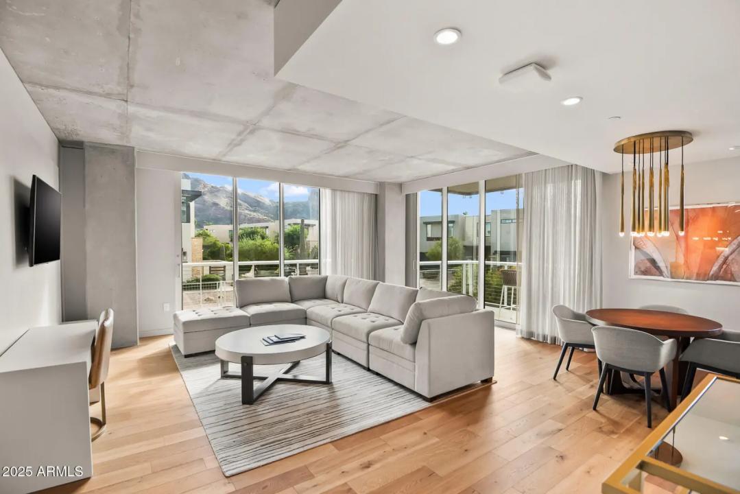 Real Estate Picture 4