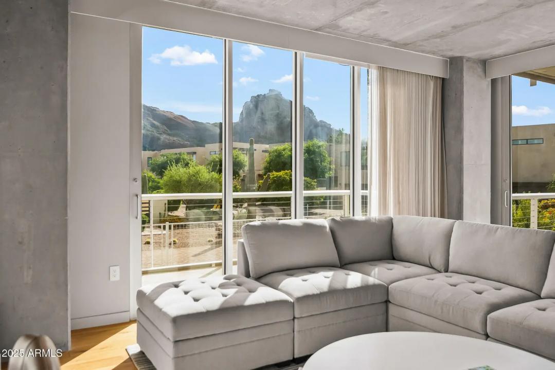 Real Estate Picture 5