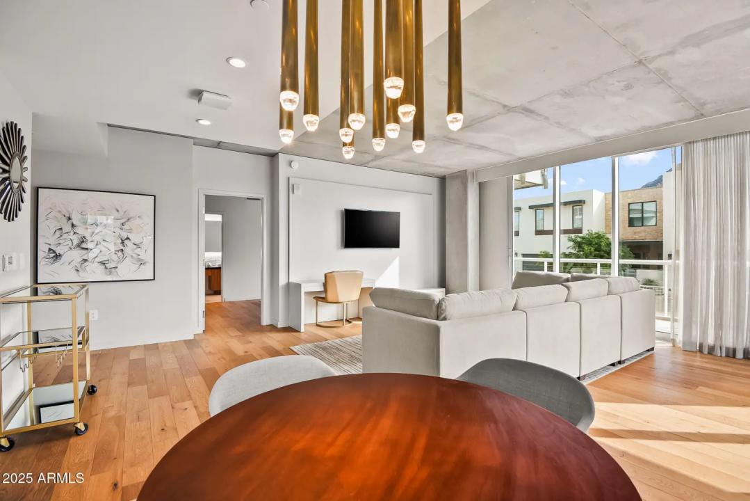 Real Estate Picture 13