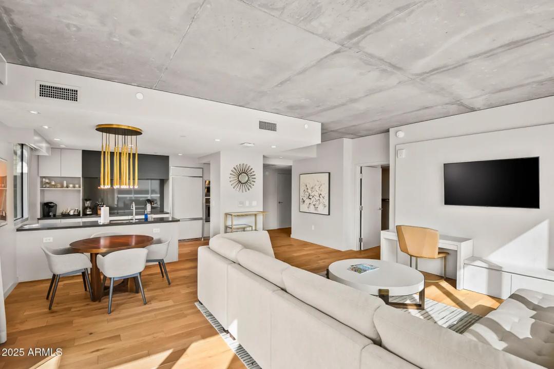 Real Estate Picture 15